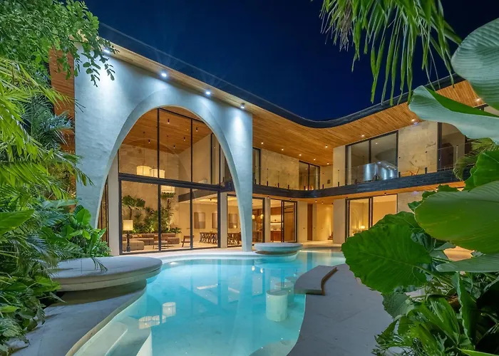Seminyak 6br Tropical With Huge Curvy Pool ヴィラ チャングー