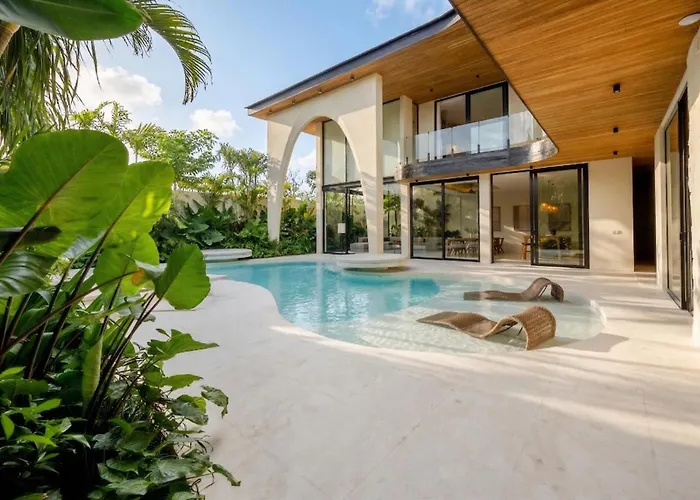 Seminyak 6br Tropical With Huge Curvy Pool * チャングー