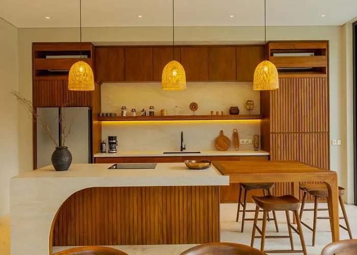 Seminyak 6br Tropical With Huge Curvy Pool * チャングー