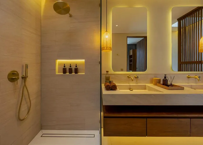 ヴィラ Seminyak 6br Tropical With Huge Curvy Pool チャングー