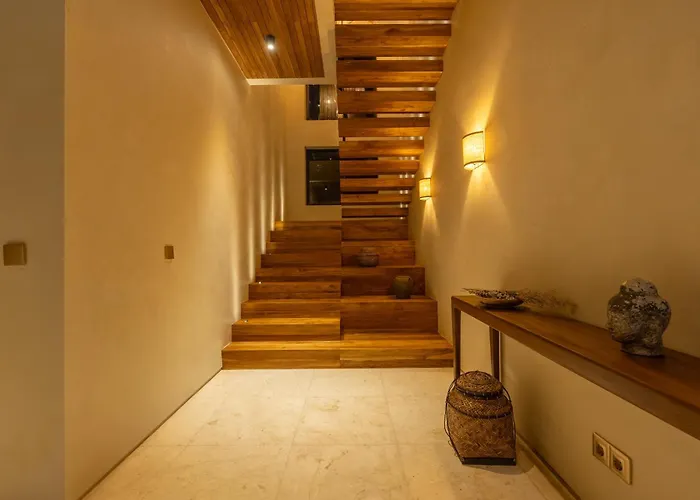 Seminyak 6br Tropical With Huge Curvy Pool