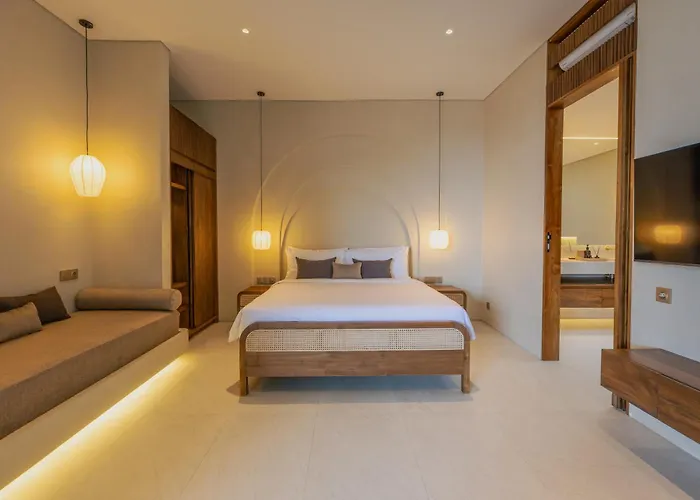 Seminyak 6br Tropical With Huge Curvy Pool ヴィラ チャングー