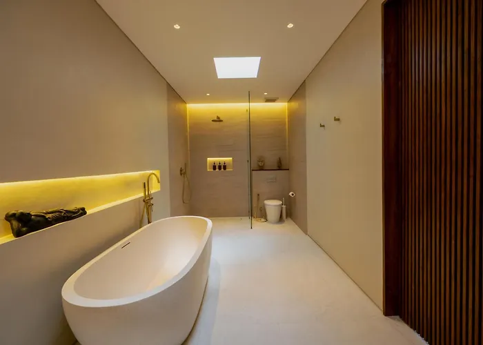 ヴィラ Seminyak 6br Tropical With Huge Curvy Pool チャングー