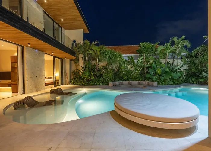 Seminyak 6br Tropical With Huge Curvy Pool ヴィラ チャングー
