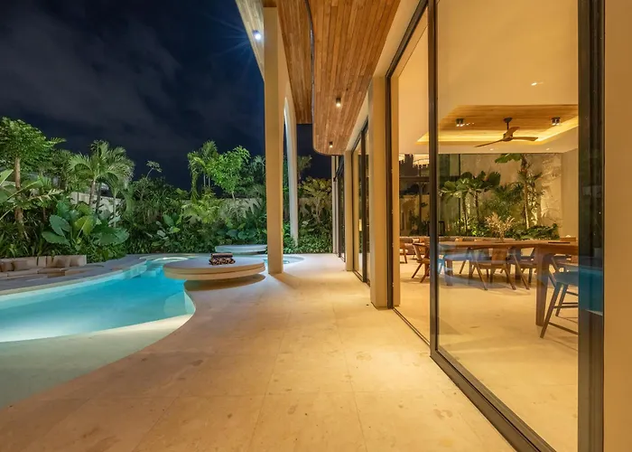 Seminyak 6br Tropical With Huge Curvy Pool チャングー