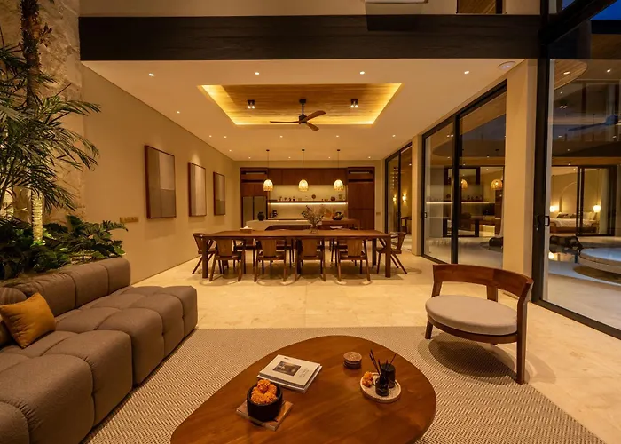 Seminyak 6br Tropical With Huge Curvy Pool