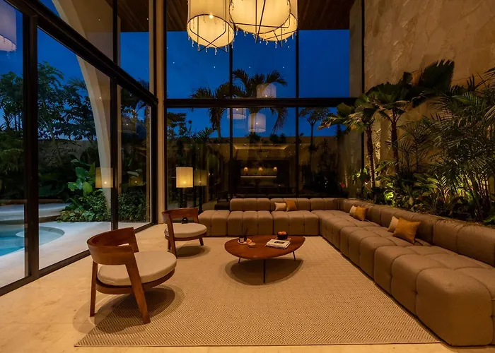 Seminyak 6br Tropical With Huge Curvy Pool チャングー